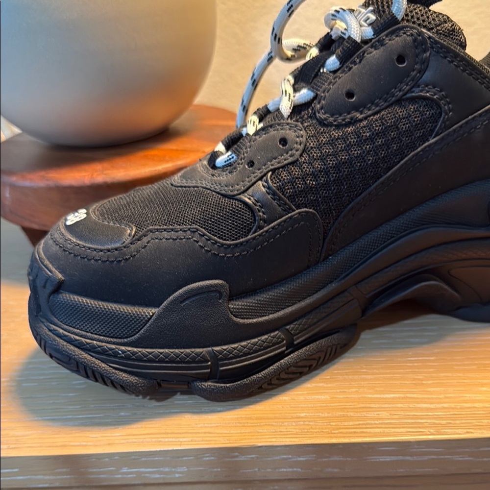 Balenciaga Triple S in Classic Black EU 38 - Picture 10 of 17